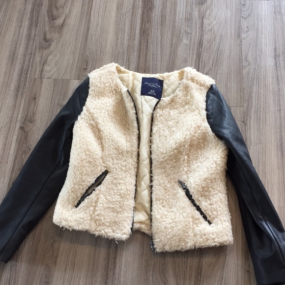 American Eagle Jackets & Blazers - Faux fur jacket